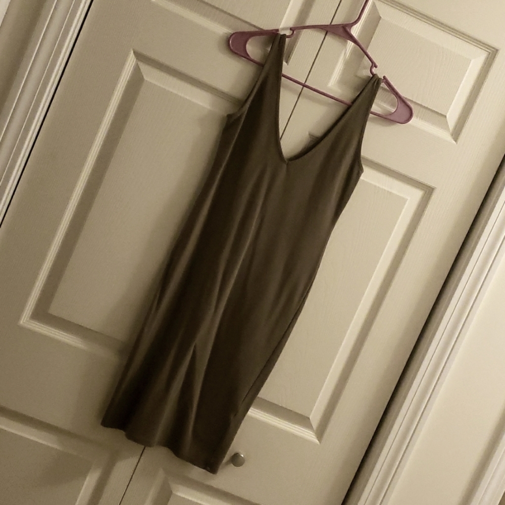 Forest green dress, form fitting, size M, brand Forever 21